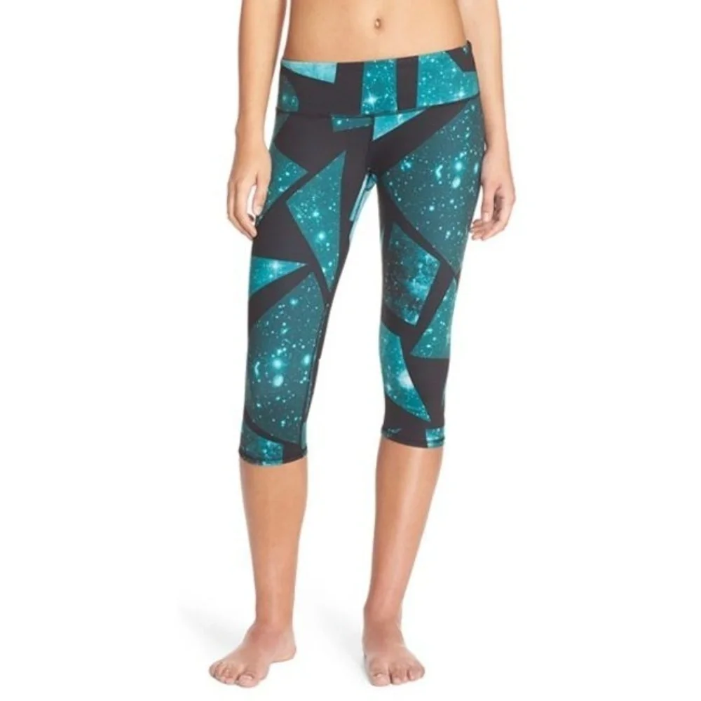 ALO Airbrush Capri size XS NWT